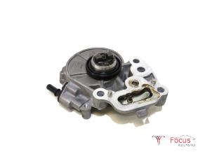 Used Vacuum pump (petrol) Opel Corsa V 1.2 12V 100 Price € 54,95 Margin scheme offered by Focus Automotive