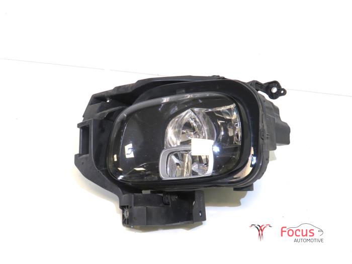 Używane Reflektor lewy Citroen C3 Aircross I (2C/2R) 1.2 e-THP PureTech 130 Cena € 350,00 Procedura marży oferowane przez Focus Automotive