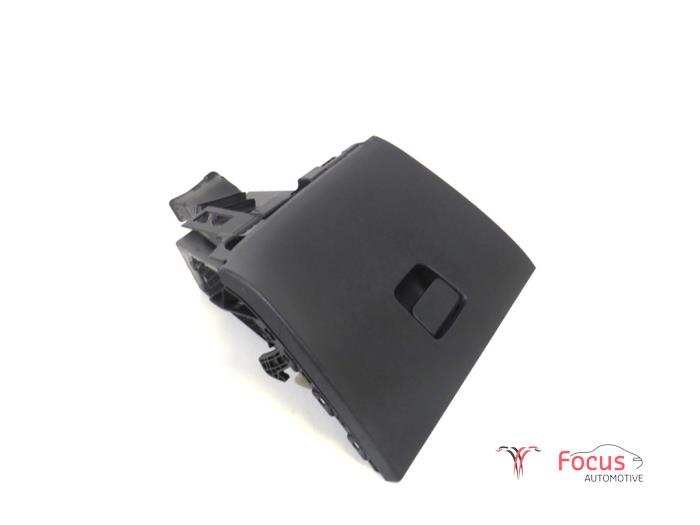 Begagnade Handskfack Citroen C3 Aircross I (2C/2R) 1.2 e-THP PureTech 130 Pris € 44,95 Marginaltabell erbjuds av Focus Automotive