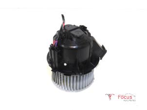 Usagé Moteur de ventilation chauffage Citroen C3 Aircross (2C/2R) 1.2 e-THP PureTech 130 Prix € 49,95 Règlement à la marge proposé par Focus Automotive