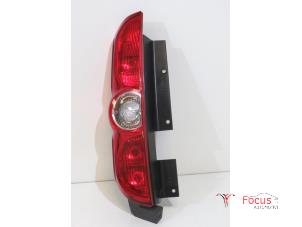 Usagé Feu arrière secondaire gauche Fiat Doblo Cargo (263) Prix € 34,95 Règlement à la marge proposé par Focus Automotive