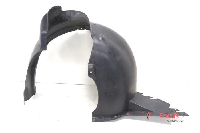 Wheel arch liner from a Volkswagen Polo V (6R) 1.2 12V BlueMotion Technology 2011