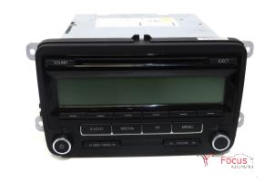 Gebrauchte Radio CD Spieler Volkswagen Polo V (6R) 1.2 12V BlueMotion Technology Preis € 24,95 Margenregelung angeboten von Focus Automotive