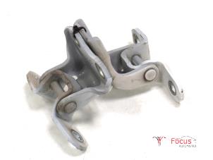 Used Front door hinge, right Citroen C1 1.0 Vti 68 12V Price € 34,95 Margin scheme offered by Focus Automotive