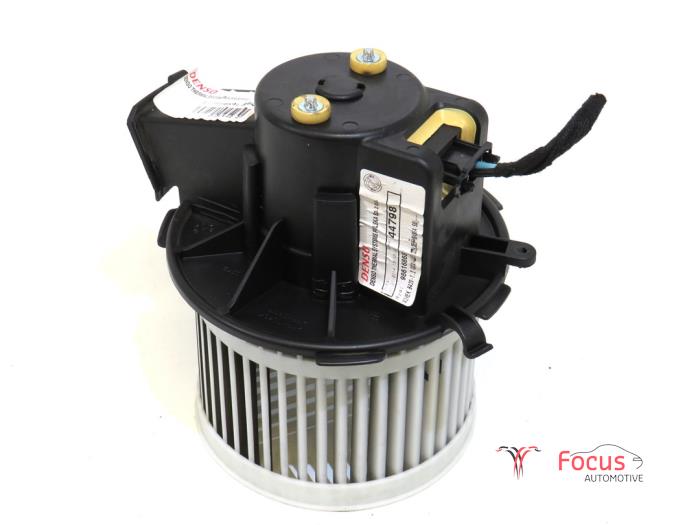 Heating and ventilation fan motor from a Ford Ka II 1.2 2014