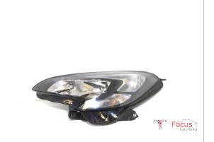 Used Headlight, left Opel Corsa E 1.2 16V Price € 200,00 Margin scheme offered by Focus Automotive
