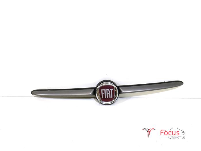 Używane Grill Fiat 500L (199) 1.3 D 16V Multijet Cena € 100,00 Procedura marży oferowane przez Focus Automotive