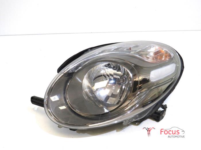 Używane Reflektor lewy Fiat 500L (199) 1.3 D 16V Multijet Cena € 250,00 Procedura marży oferowane przez Focus Automotive