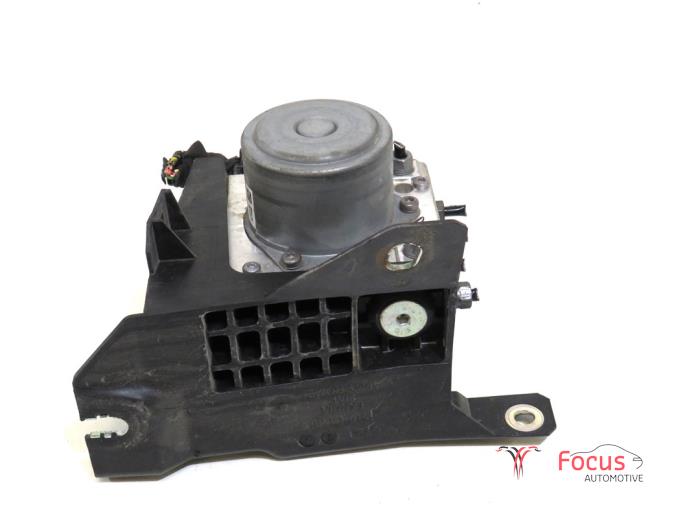 Bloc ABS d'un Fiat 500L (199) 1.3 D 16V Multijet 2018