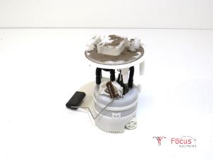 Used Electric fuel pump Opel Corsa F (UB/UH/UP) 1.2 12V 75 Price € 95,00 Margin scheme offered by Focus Automotive