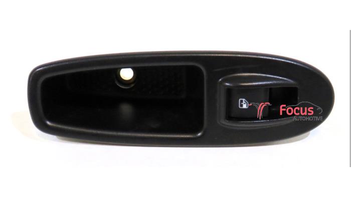 Usados Interruptor de ventanilla eléctrica Fiat 500L (199) 1.3 D 16V Multijet Precio € 50,00 Norma de margen ofrecido por Focus Automotive