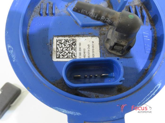 Electric fuel pump from a Volkswagen Golf VII (AUA) 1.2 TSI 16V 2014