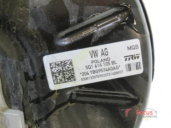 Brake servo from a Volkswagen Golf VII (AUA) 1.2 TSI 16V 2014