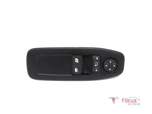 Used Multi-functional window switch Peugeot 208 I (CA/CC/CK/CL) 1.2 Vti 12V PureTech 82 Price € 50,00 Margin scheme offered by Focus Automotive