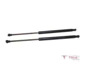 Used Set of tailgate gas struts Fiat 500 (312) 1.2 69 Price € 20,00 Margin scheme offered by Focus Automotive