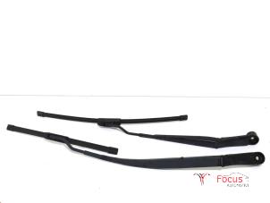 Gebrauchte Scheibenwischerarm vorne Kia Picanto (TA) 1.0 12V Preis € 14,95 Margenregelung angeboten von Focus Automotive