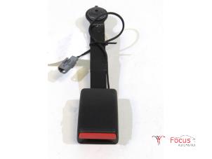 Used Front seatbelt buckle, right Renault Captur (2R) 0.9 Energy TCE 12V Price € 14,95 Margin scheme offered by Focus Automotive