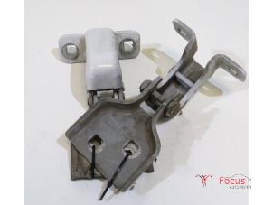 Used Front door hinge, right Renault Master IV (FV) 2.3 dCi 100 16V FWD Price € 54,39 Inclusive VAT offered by Focus Automotive