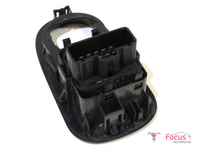 Multi-functional window switch from a Renault Master IV (FV) 2.3 dCi 100 16V FWD 2012