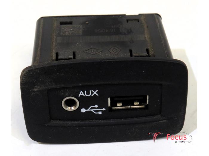 AUX / USB connection from a Renault Master IV (FV) 2.3 dCi 100 16V FWD 2012