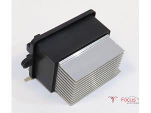 Used Heater resistor Peugeot 5008 II (M4/MC/MJ/MR) 1.6 16V PureTech 180 Price € 34,95 Margin scheme offered by Focus Automotive