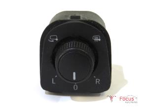 Używane Przelacznik lusterka Seat Leon ST (5FF) 1.5 TSI 16V Cena € 19,95 Procedura marży oferowane przez Focus Automotive