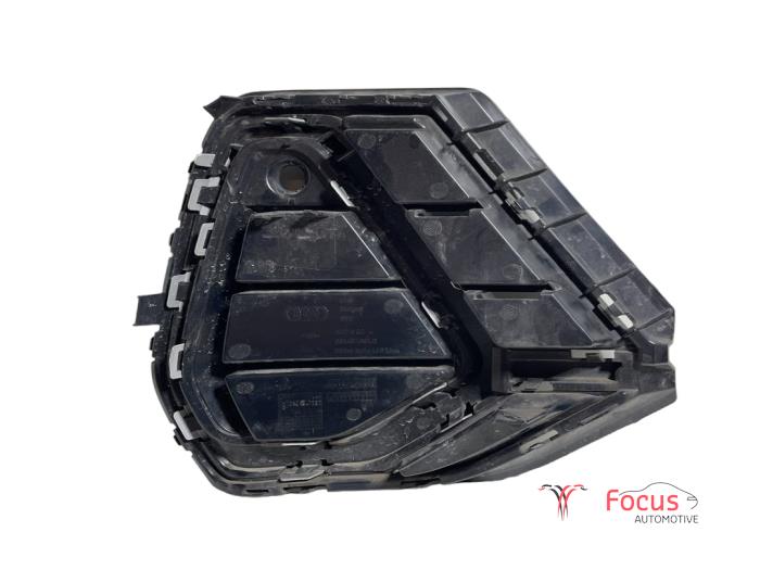 Kratka zderzaka z Audi Q3 (F3B) 1.5 35 TFSI 16V 2020