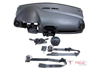 Usagé Kit + module airbag Renault Clio IV (5R) 1.5 Energy dCi 90 FAP Prix € 750,00 Règlement à la marge proposé par Focus Automotive