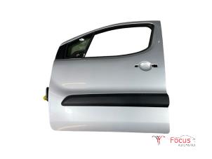 Used Door 4-door, front left Peugeot Partner Tepee (7A/B/C/D/E/F/G/J/P/S) 1.6 HDI 92 Price € 249,99 Margin scheme offered by Focus Automotive