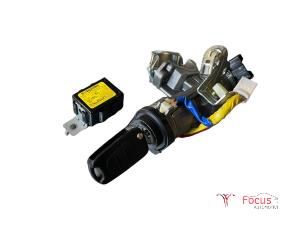 Used Ignition lock + key Kia Rio III (UB) 1.2 CVVT 16V Price € 49,99 Margin scheme offered by Focus Automotive