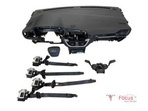 Usados Airbag set + dashboard Ford Fiesta 7 1.1 Ti-VCT 12V 85 Precio € 1.499,00 Norma de margen ofrecido por Focus Automotive