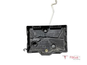 Used Battery box Renault Clio IV (5R) 1.5 Energy dCi 90 FAP Price € 19,99 Margin scheme offered by Focus Automotive