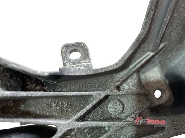 Engine mount from a Audi A4 Avant (B8) 2.0 TDI 143 16V 2013