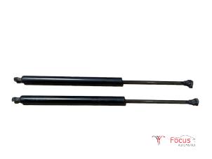 Used Set of tailgate gas struts Peugeot Partner Tepee (7A/B/C/D/E/F/G/J/P/S) 1.6 HDI 92 Price € 17,99 Margin scheme offered by Focus Automotive
