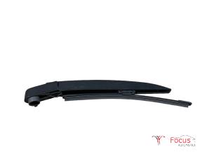 Used Rear wiper arm Renault Clio IV (5R) 0.9 Energy TCE 90 12V Price € 14,99 Margin scheme offered by Focus Automotive
