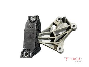 Used Engine mount Renault Clio IV (5R) 0.9 Energy TCE 90 12V Price € 14,99 Margin scheme offered by Focus Automotive