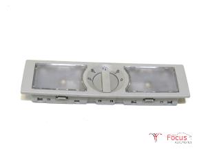 Używane Oswietlenie wewnetrzne tyl Seat Leon ST (5FF) 1.5 TSI 16V Cena € 9,95 Procedura marży oferowane przez Focus Automotive