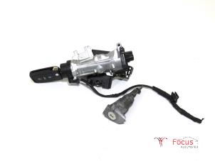 Used Ignition lock + key Seat Leon ST (5FF) 1.5 TSI 16V Price € 35,00 Margin scheme offered by Focus Automotive