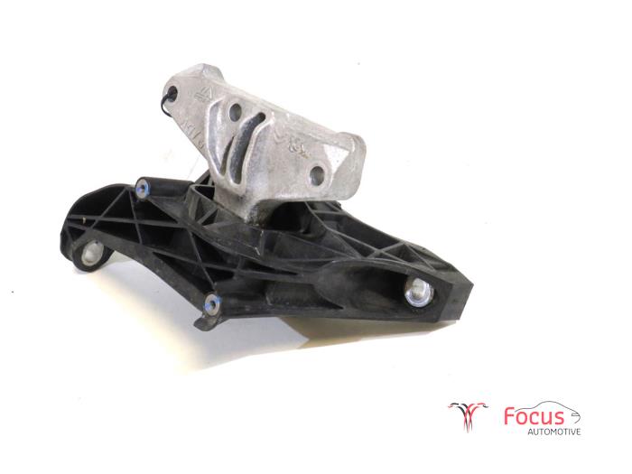 Used Engine mount Peugeot 5008 II (M4/MC/MJ/MR) 1.6 16V PureTech 180 Price € 30,00 Margin scheme offered by Focus Automotive