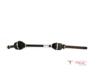 Used Front drive shaft, right Peugeot 5008 II (M4/MC/MJ/MR) 1.6 16V PureTech 180 Price € 95,00 Margin scheme offered by Focus Automotive