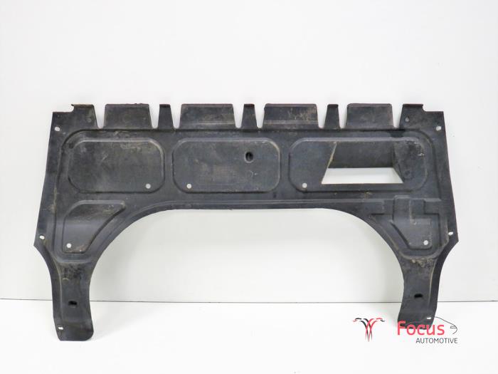 Engine protection panel from a Volkswagen Polo V (6R) 1.4 16V 2013