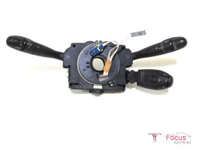 Używane Przelacznik Combi kolumny kierownicy Peugeot 206+ (2L/M) 1.1 XR,XS Cena € 149,95 Procedura marży oferowane przez Focus Automotive