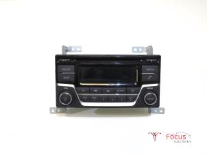Usados Reproductor de CD y radio Nissan Juke (F15) 1.6 16V Precio € 349,95 Norma de margen ofrecido por Focus Automotive
