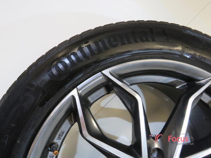 Sport rims set + tires from a Peugeot 5008 II (M4/MC/MJ/MR) 1.6 16V PureTech 180 2020