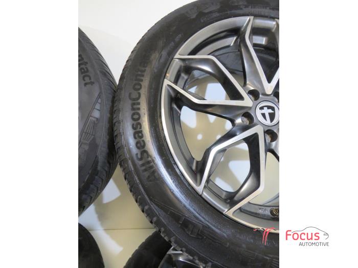 Sportfelgensatz + Reifen van een Peugeot 5008 II (M4/MC/MJ/MR) 1.6 16V PureTech 180 2020