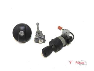 Used Ignition lock + key Peugeot Expert (G9) 2.0 HDiF 16V 130 Price € 64,95 Margin scheme offered by Focus Automotive