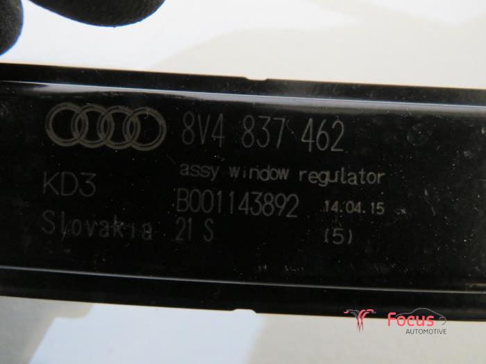 Lève vitre électrique avant droit d'un Audi A3 Sportback (8VA/8VF) 1.4 TFSI 16V 2015