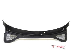 Used Cowl top grille Audi A3 Sportback (8VA/8VF) 1.4 TFSI 16V Price € 30,00 Margin scheme offered by Focus Automotive