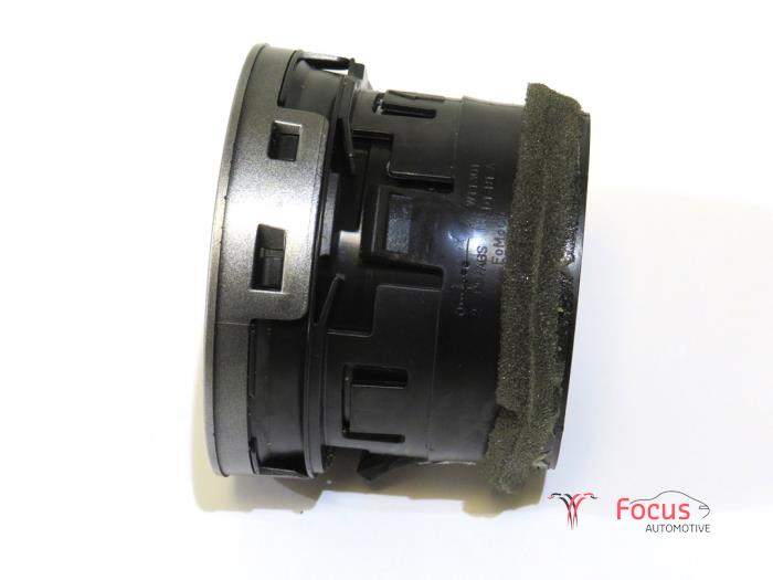 Dashboard vent from a Ford Fiesta 6 (JA8) 1.6 TDCi 16V 2009