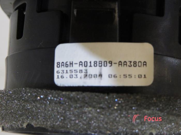 Dashboard vent from a Ford Fiesta 6 (JA8) 1.6 TDCi 16V 2009